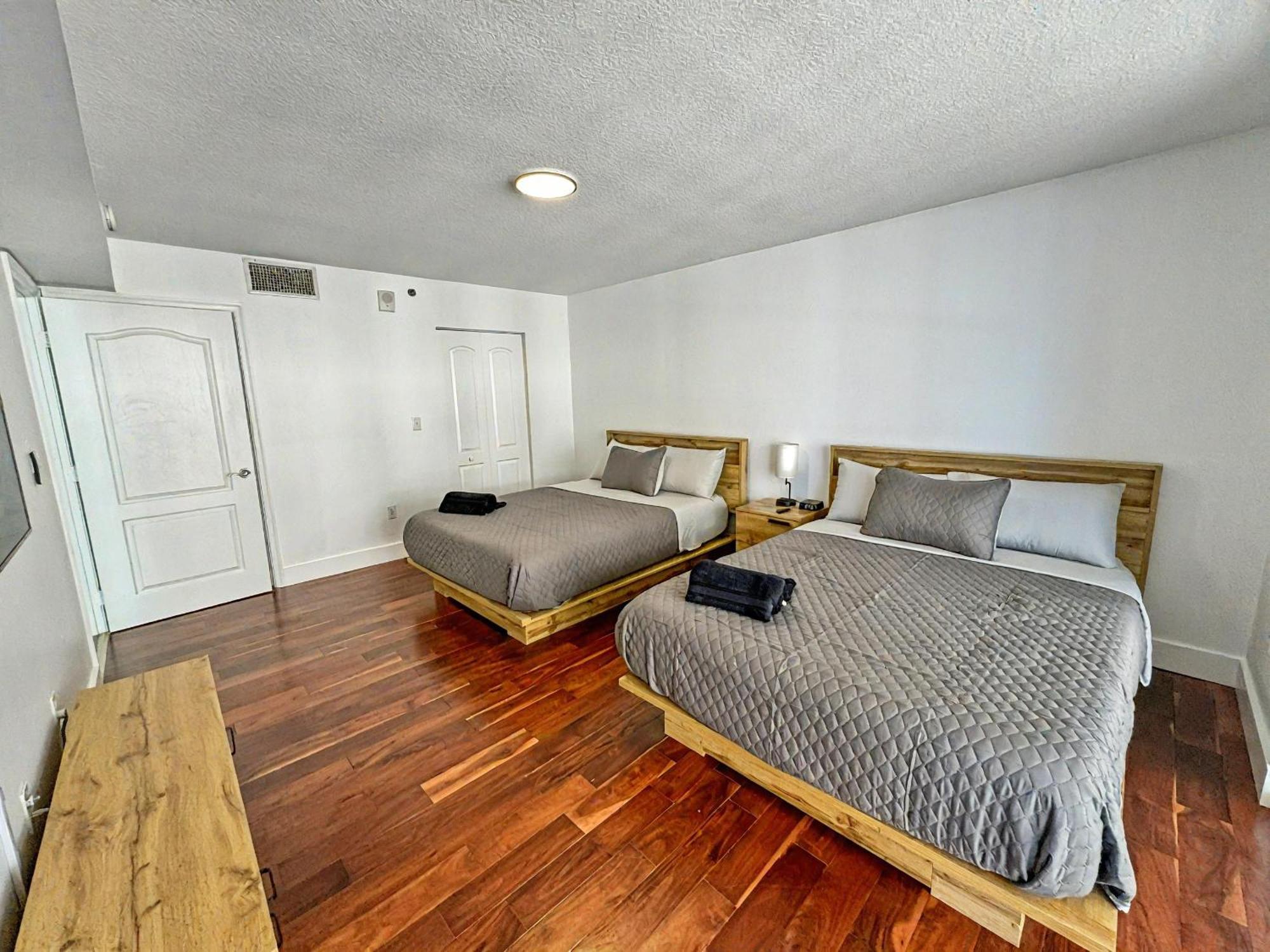 Elegant Centric Vibrant Pool Jacuzzi Free Parking Leilighet Miami Eksteriør bilde