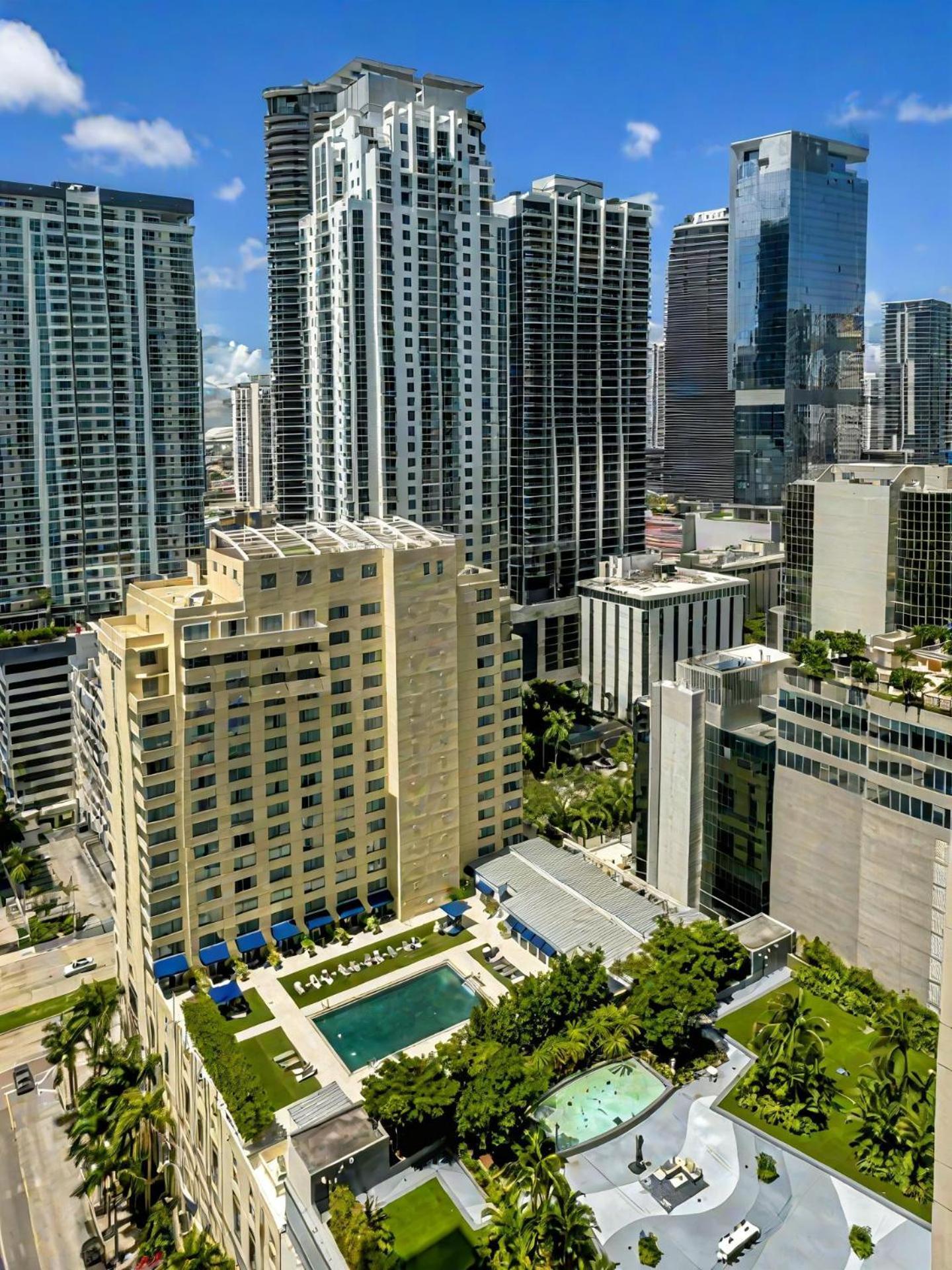 Elegant Centric Vibrant Pool Jacuzzi Free Parking Leilighet Miami Eksteriør bilde