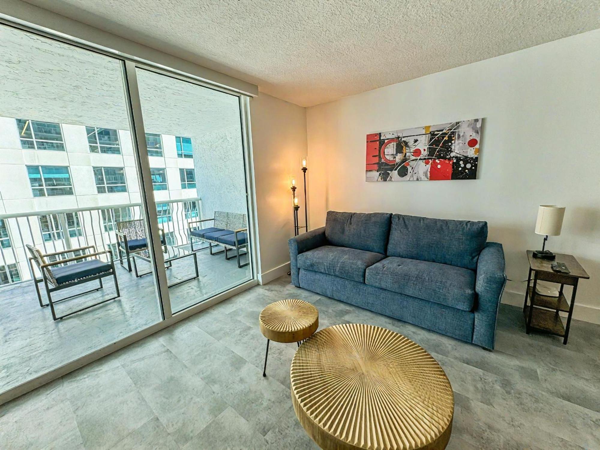 Elegant Centric Vibrant Pool Jacuzzi Free Parking Leilighet Miami Eksteriør bilde